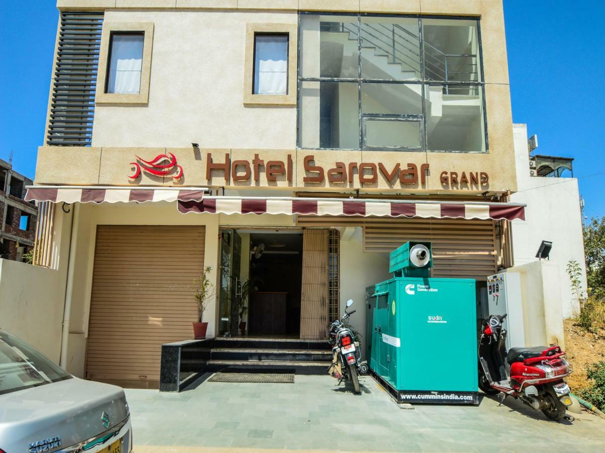 אודייפור Capital O 35703 Hotel Sarovar Grand מראה חיצוני תמונה