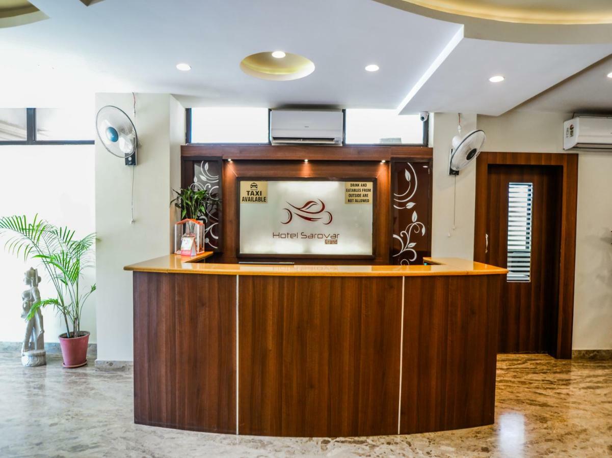 אודייפור Capital O 35703 Hotel Sarovar Grand מראה חיצוני תמונה